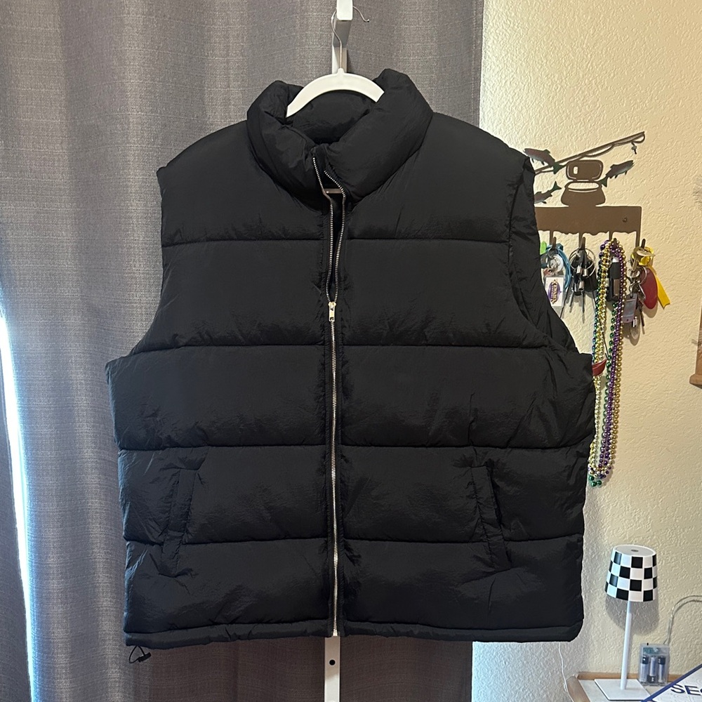 Prettylittlething Black Puffer Vest
